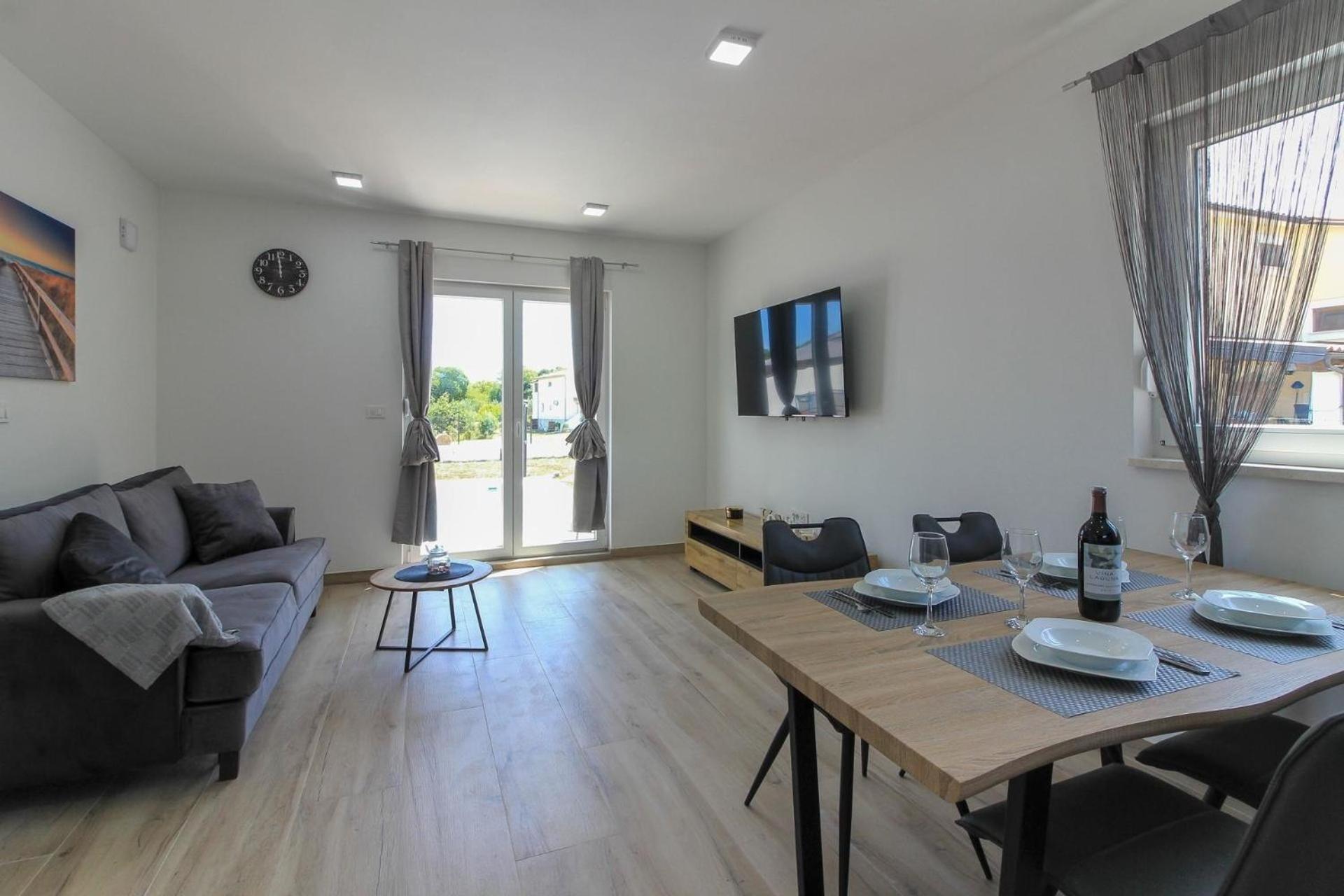 Ferienhaus Mit Privatpool Fuer 4 Personen Ca 60 Qm In Sisan, Istrien Suedkueste Von Istrien Екстериор снимка