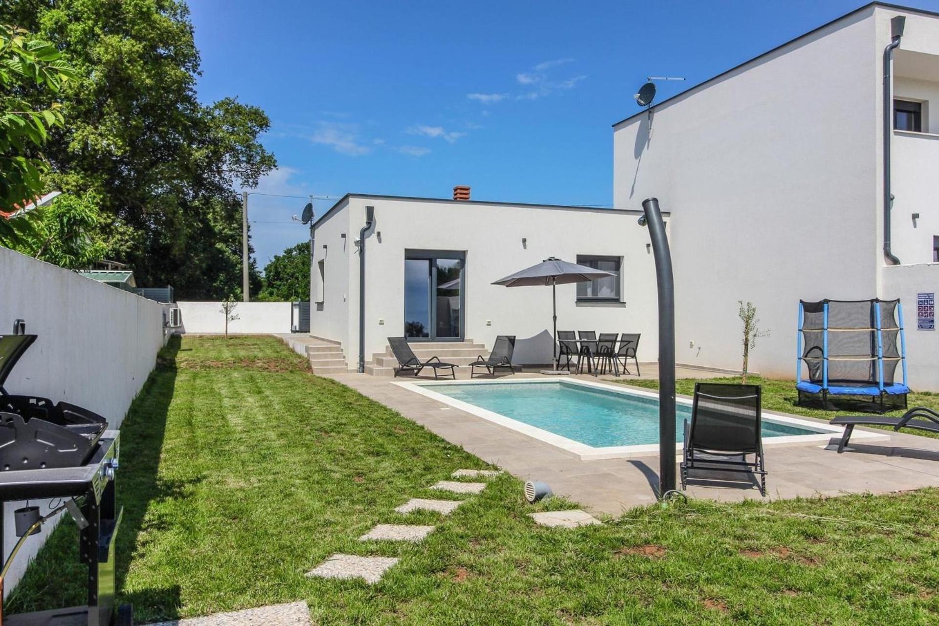 Ferienhaus Mit Privatpool Fuer 4 Personen Ca 60 Qm In Sisan, Istrien Suedkueste Von Istrien Екстериор снимка